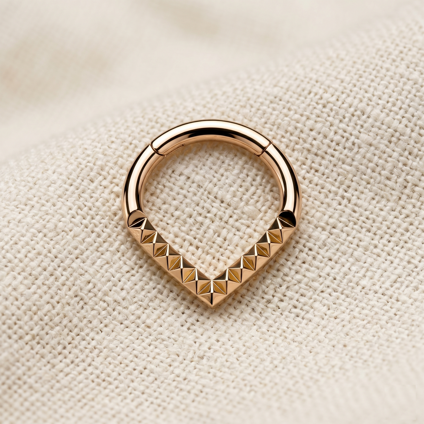 Surgical Steel Pyramid Cuts Chevron Hinged Clicker Hoop 16G