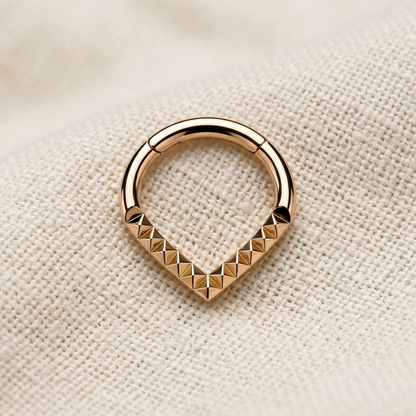 Surgical Steel Pyramid Cuts Chevron Hinged Clicker Hoop 16G