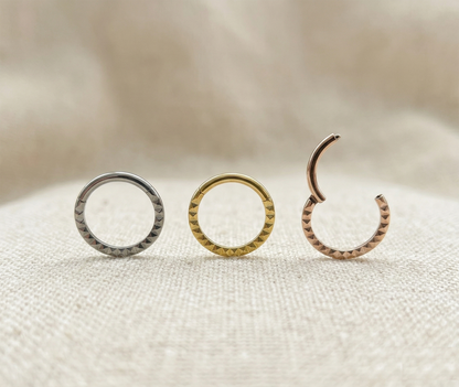 Titanium Pyramid Hinged Clicker Hoop 16G