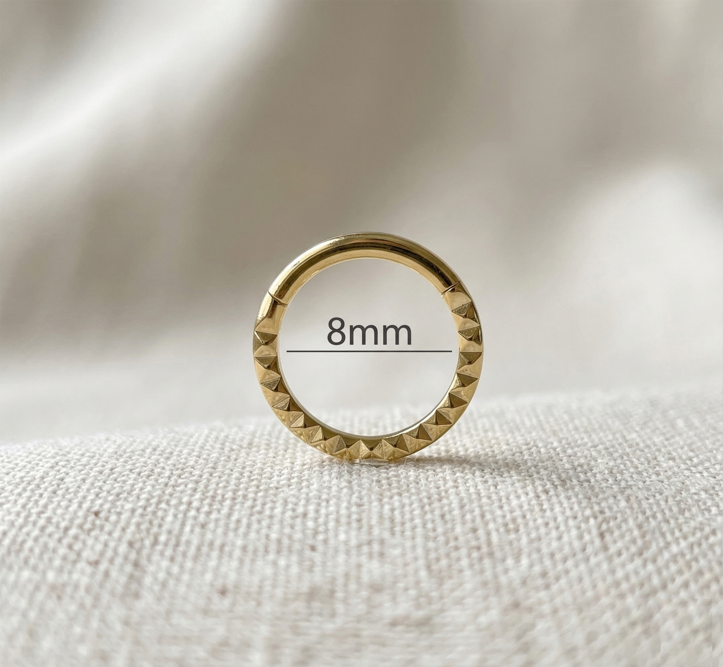 Titanium Pyramid Hinged Clicker Hoop 16G