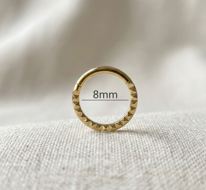 Titanium Pyramid Hinged Clicker Hoop 16G