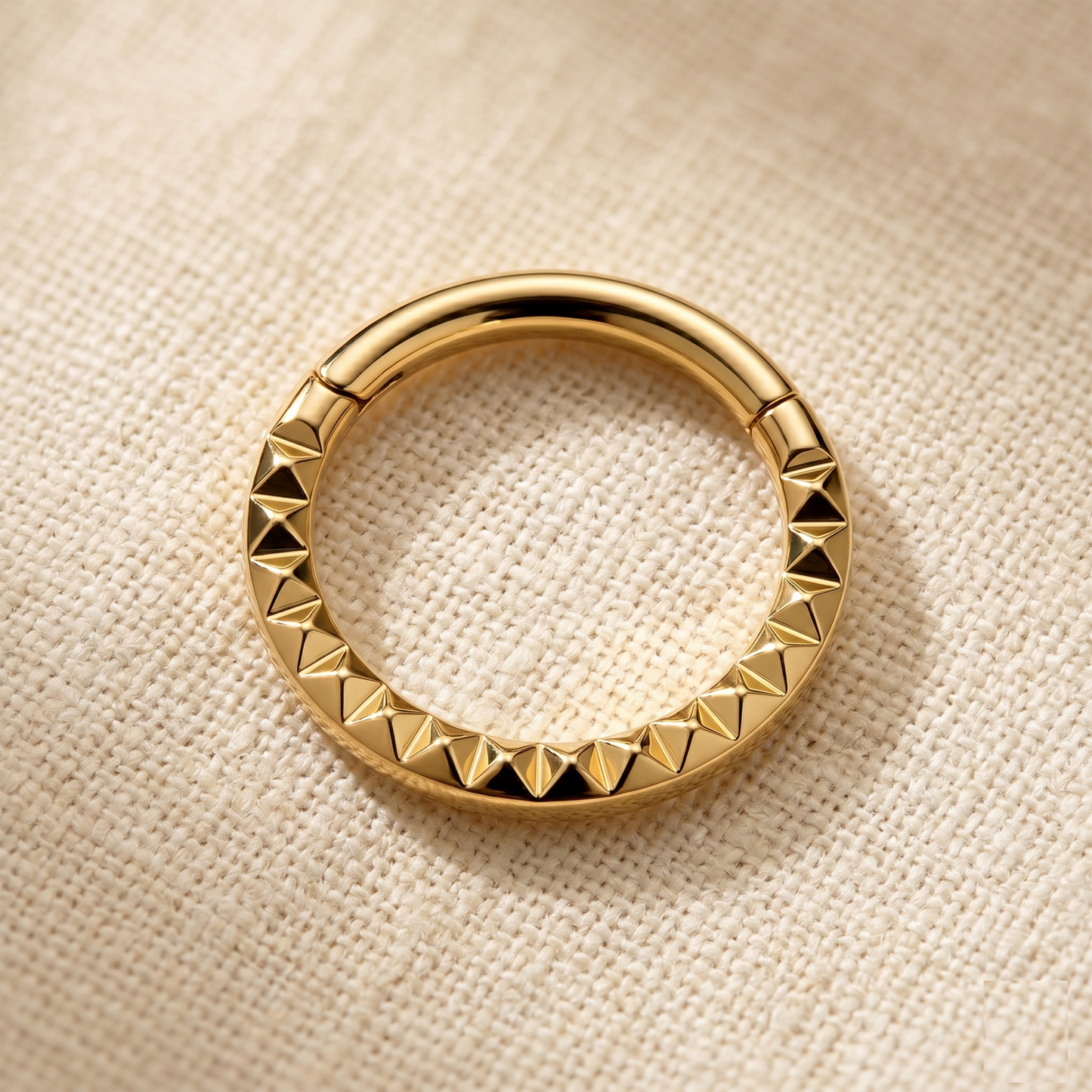Titanium Pyramid Hinged Clicker Hoop 16G