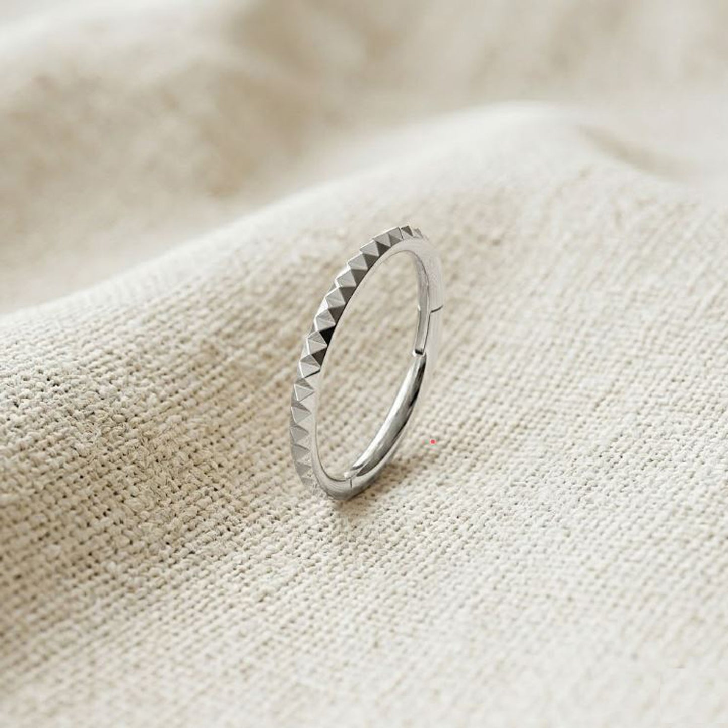 Titanium Pyramid Cut Hinged Clicker Hoop 16G