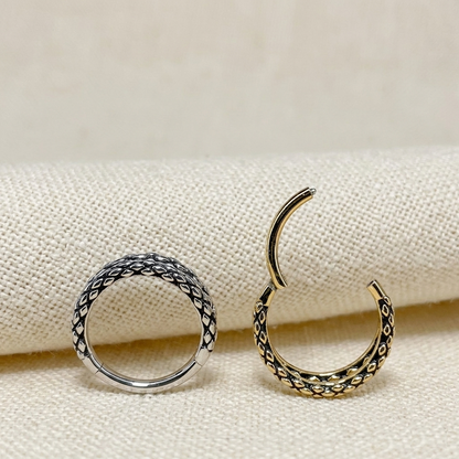 Double Hinged Clicker with Oxidized Lizard Pattern