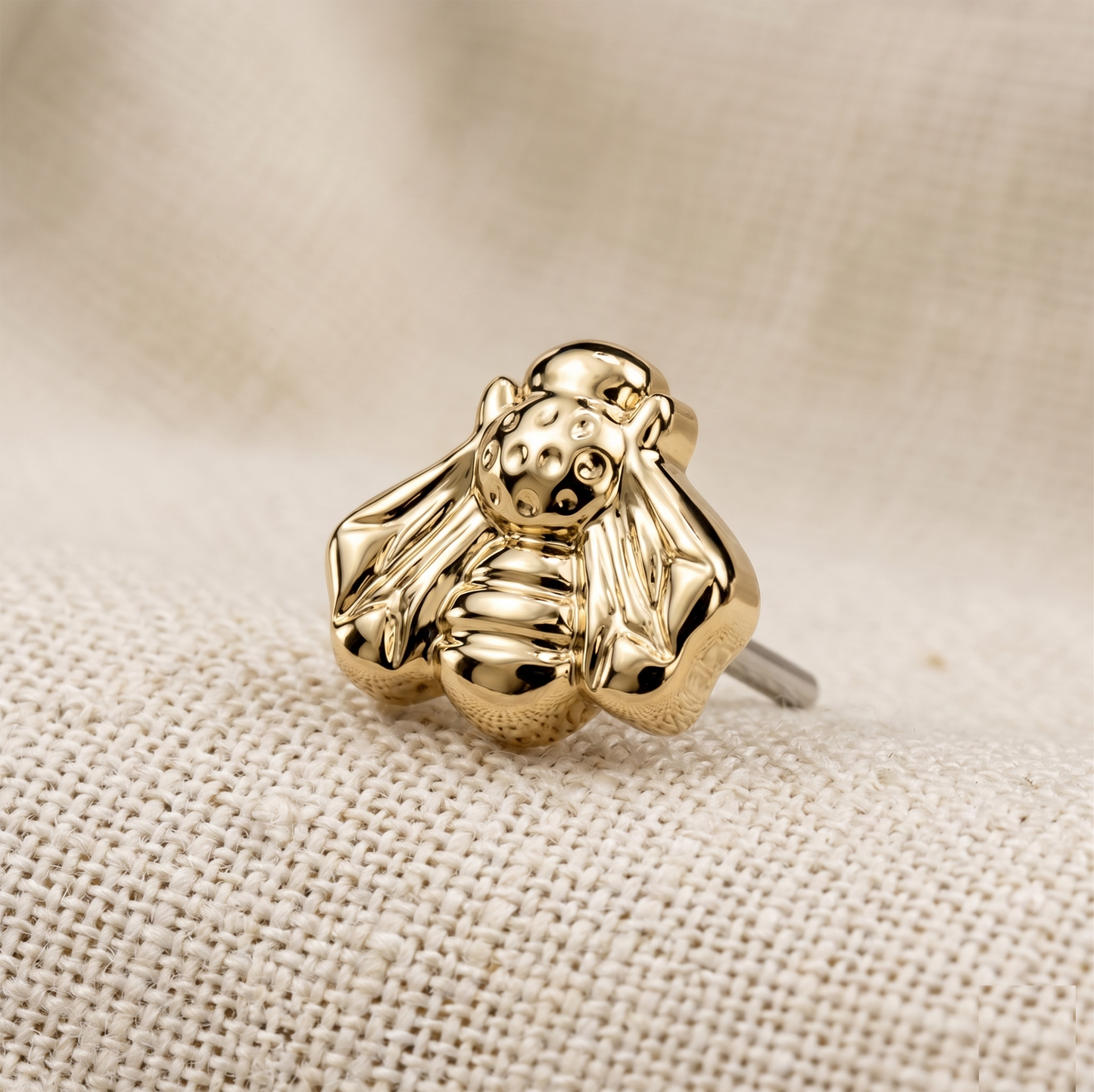 Titanium Bee Threadless Top