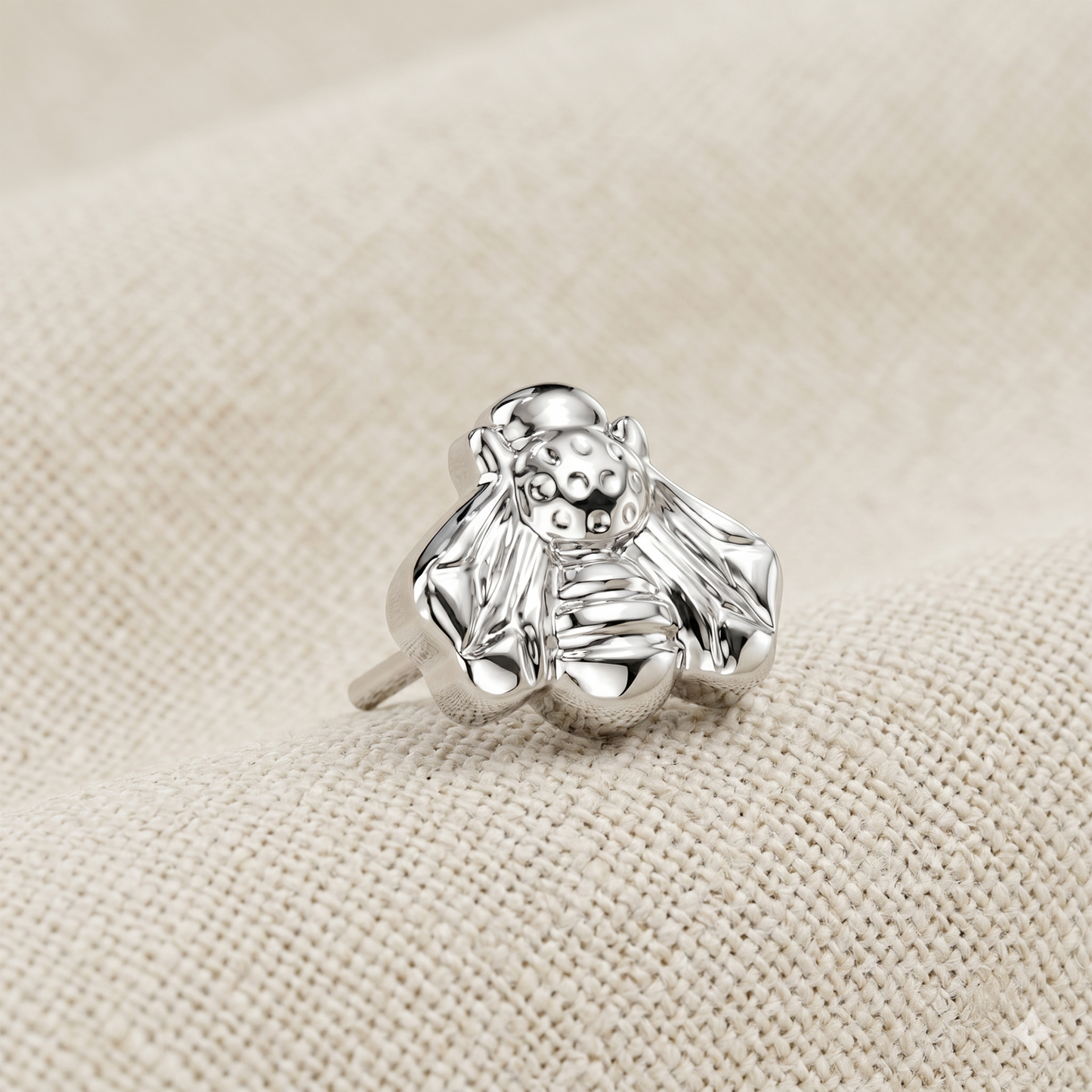 Titanium Bee Threadless Top