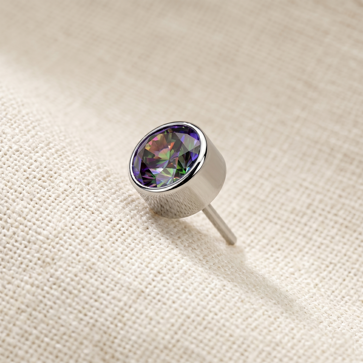 Titanium Round CZ Wide Bezel Threadless Top