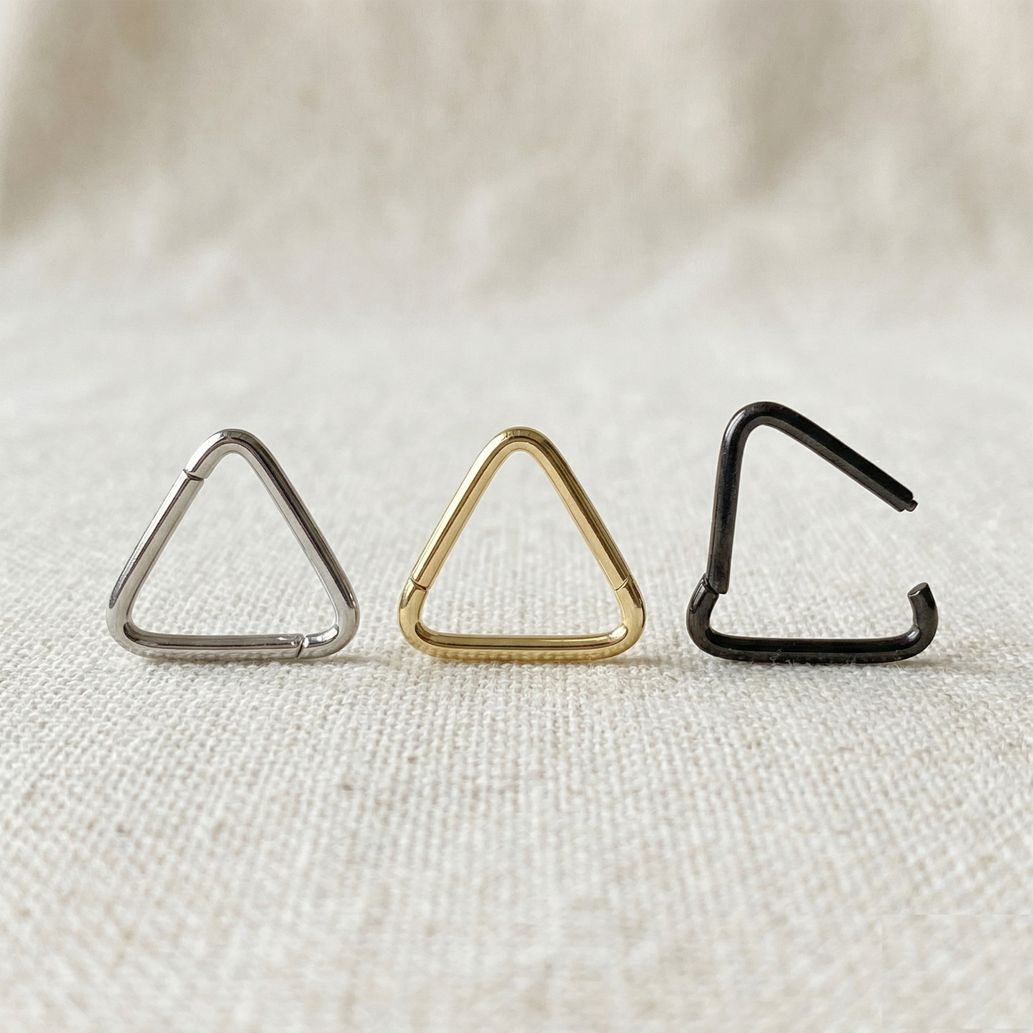 Titanium Triangle Hinged Clicker Hoop 16G 18G