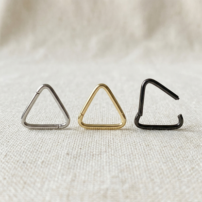 Titanium Triangle Hinged Clicker Hoop 16G 18G