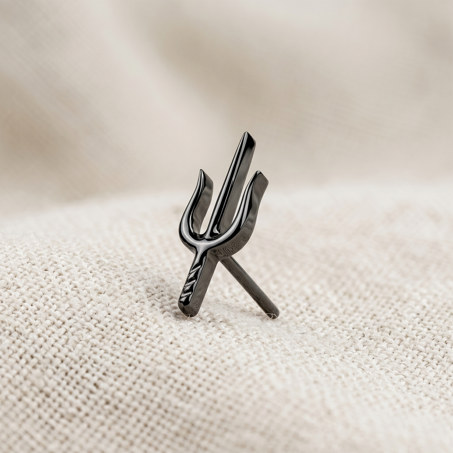 Titanium Trident Threadless Top