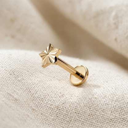 Titanium Diamond-Cut Star Threaded Labret 16G