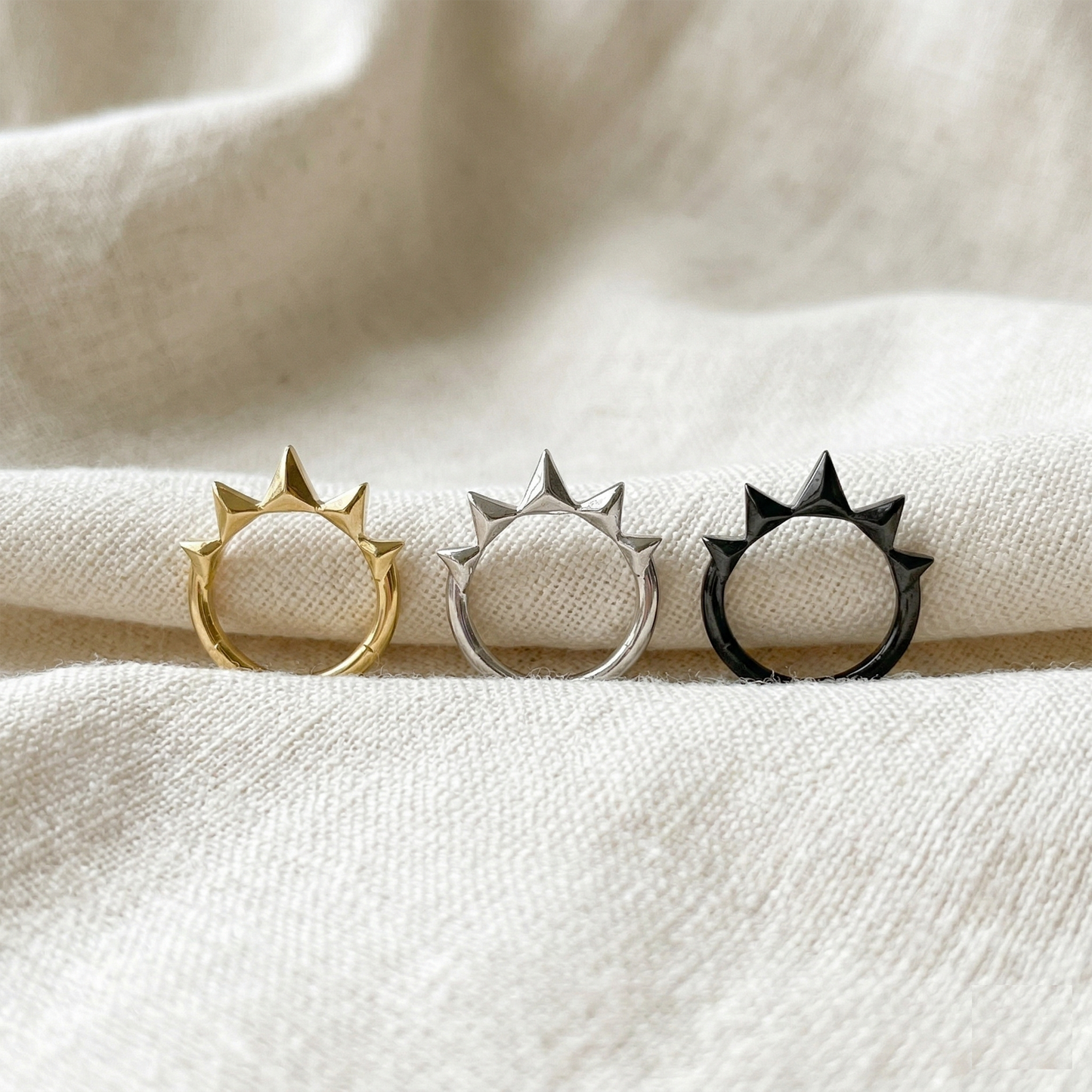 Surgical Steel Pyramid Hinged Clicker Ring 16G