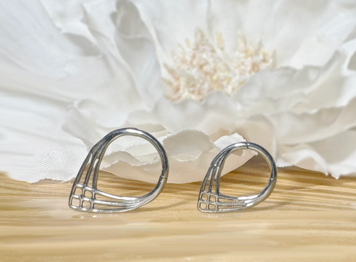 ✨ Titanium Chevron Hinged Segment Hoop 16G