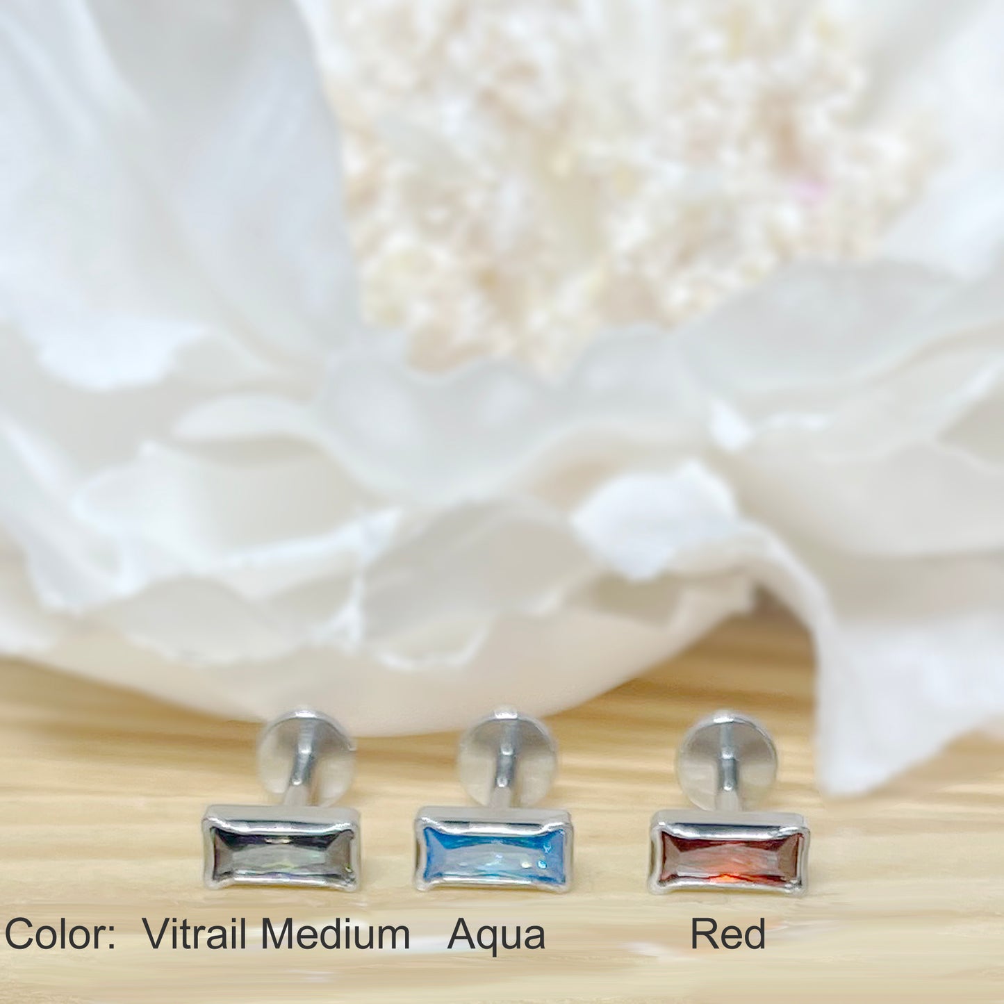 ✨ Titanium Rectangular CZ Top Threadless Labret Bar Stud