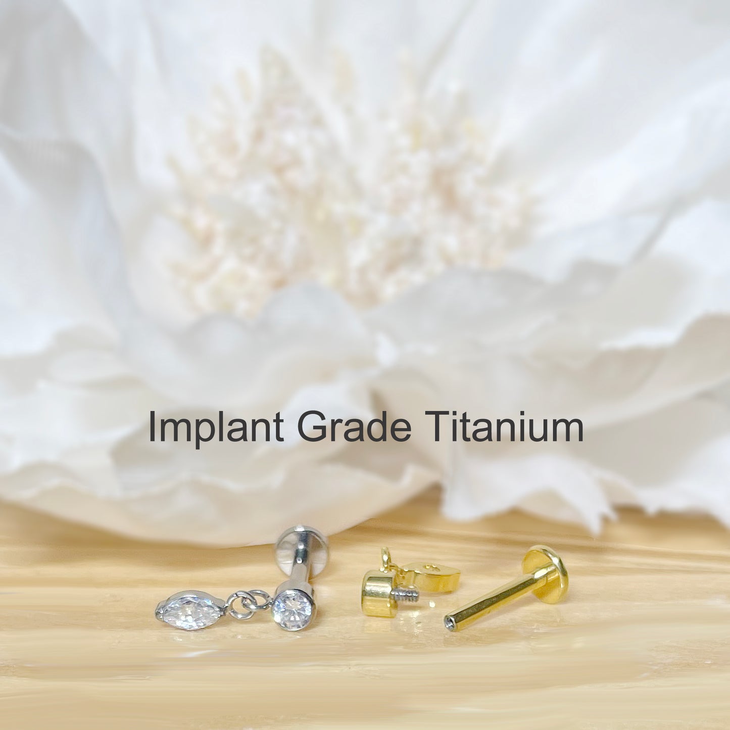 ✨ Titanium Marquise CZ Dangle Top Internally Threaded Labret 16G