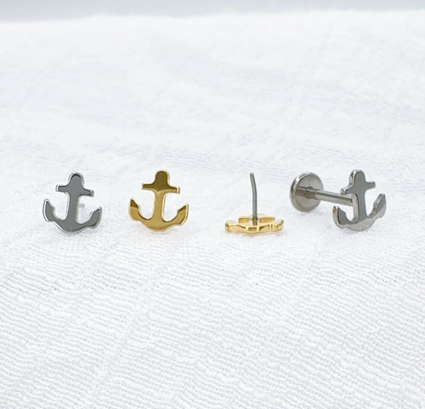 ✨ Titanium Anchor Top Threadless Labret