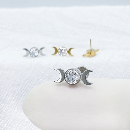 ✨ Titanium Crescent Moon CZ Top Threadless Labret