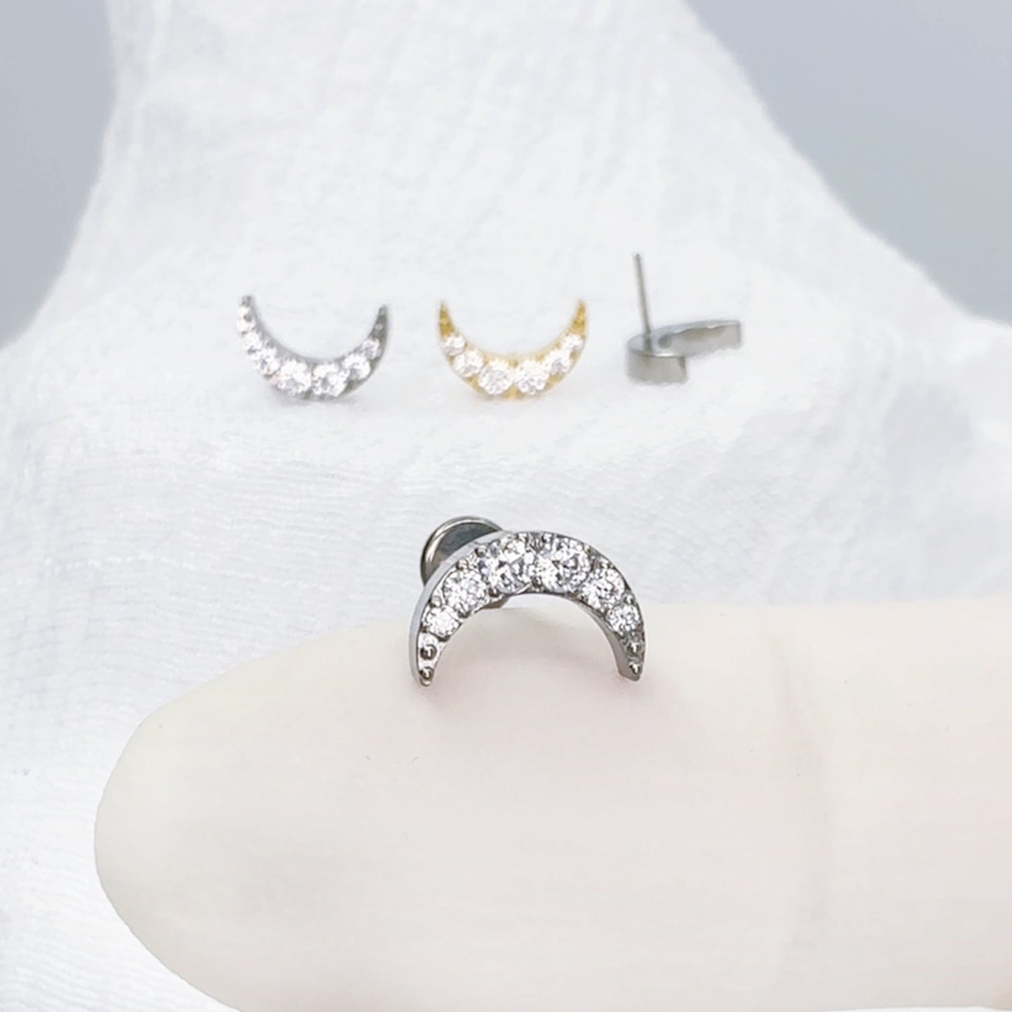 ✨ Titanium Threadless Push In Crescent Moon CZ Labret Stud