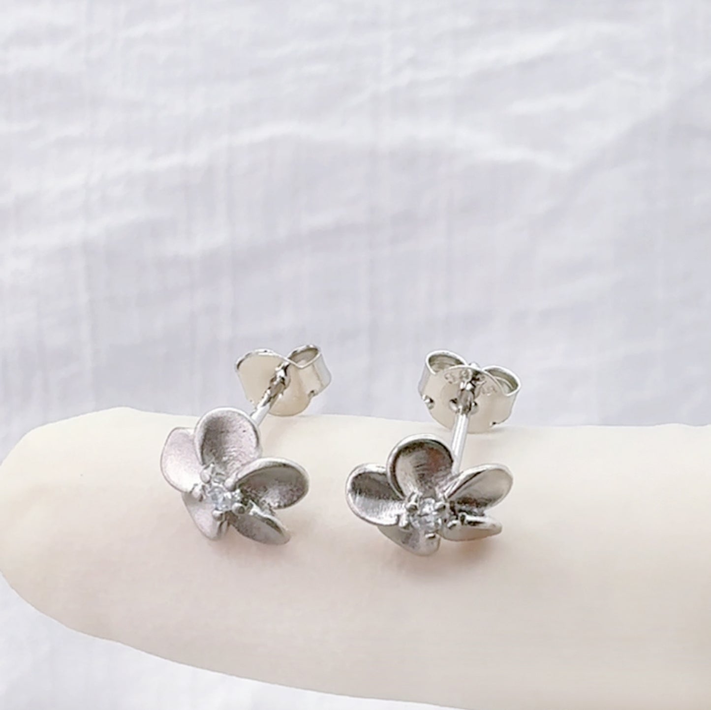 ✨ 925 Silver CZ Flower Stud Earrings