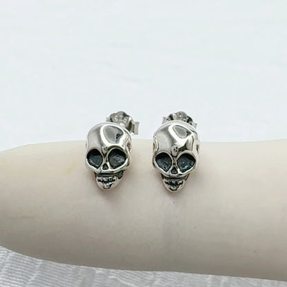 ✨ 925 Silver Skull Stud Earrings