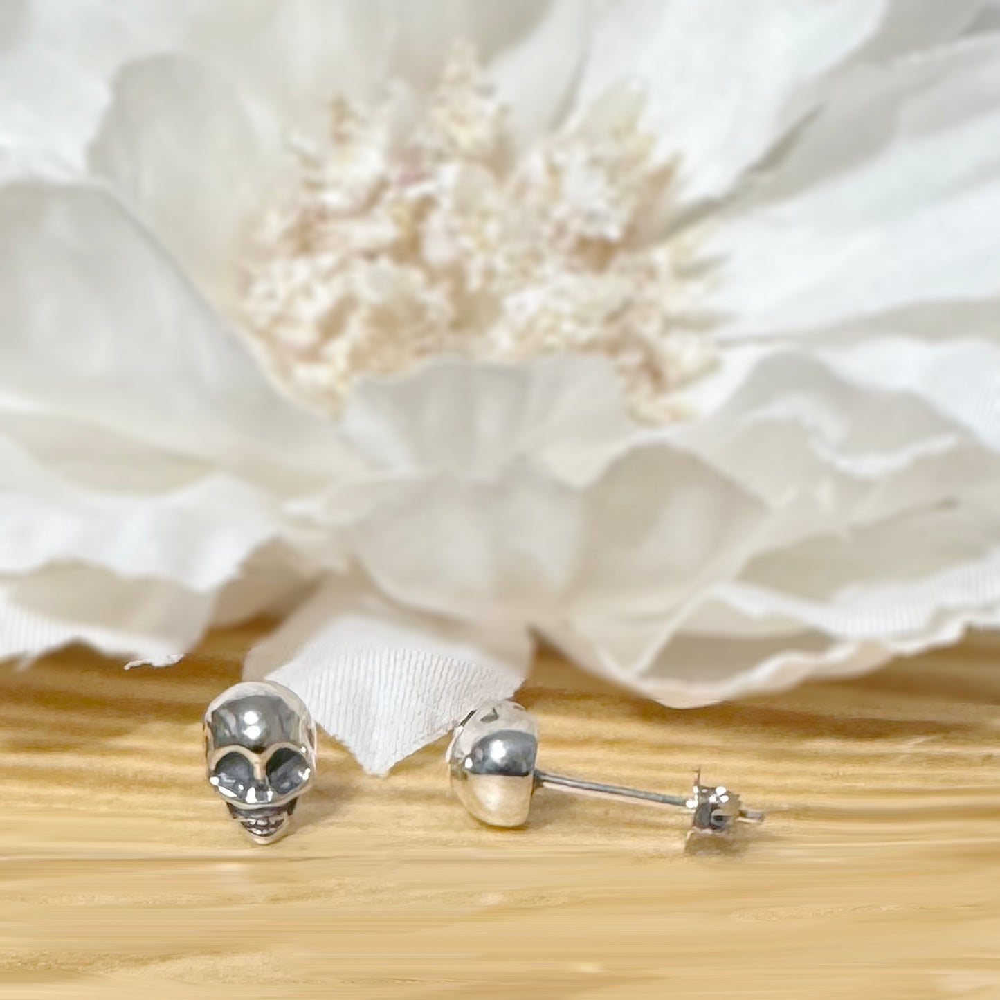 ✨ 925 Silver Skull Stud Earrings