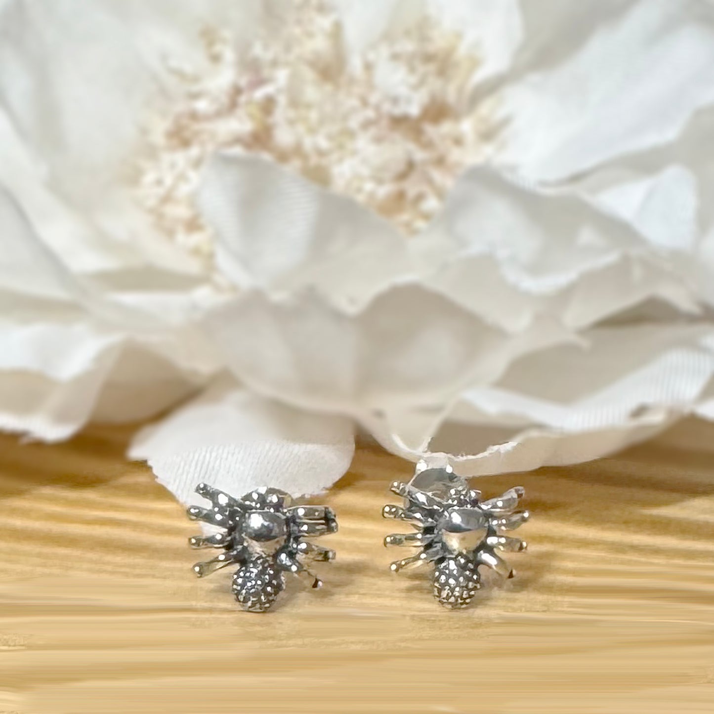 ✨ 925 Silver Spider Stud Earrings