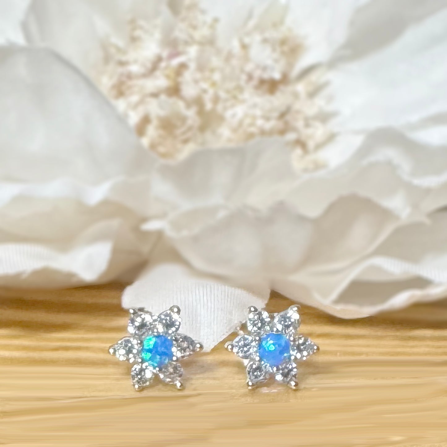 ✨ 925 Silver Opal Flower Stud Earrings