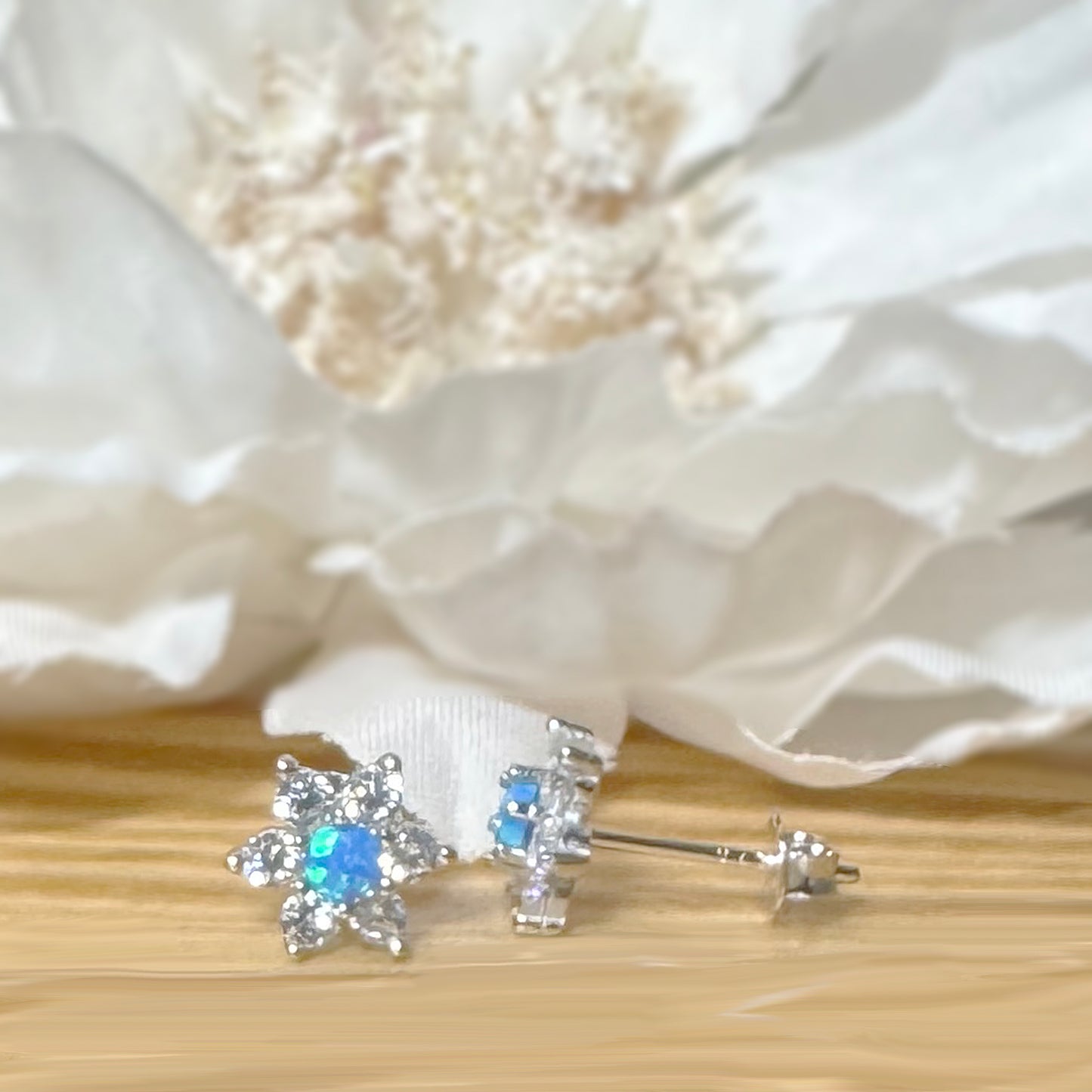 ✨ 925 Silver Opal Flower Stud Earrings