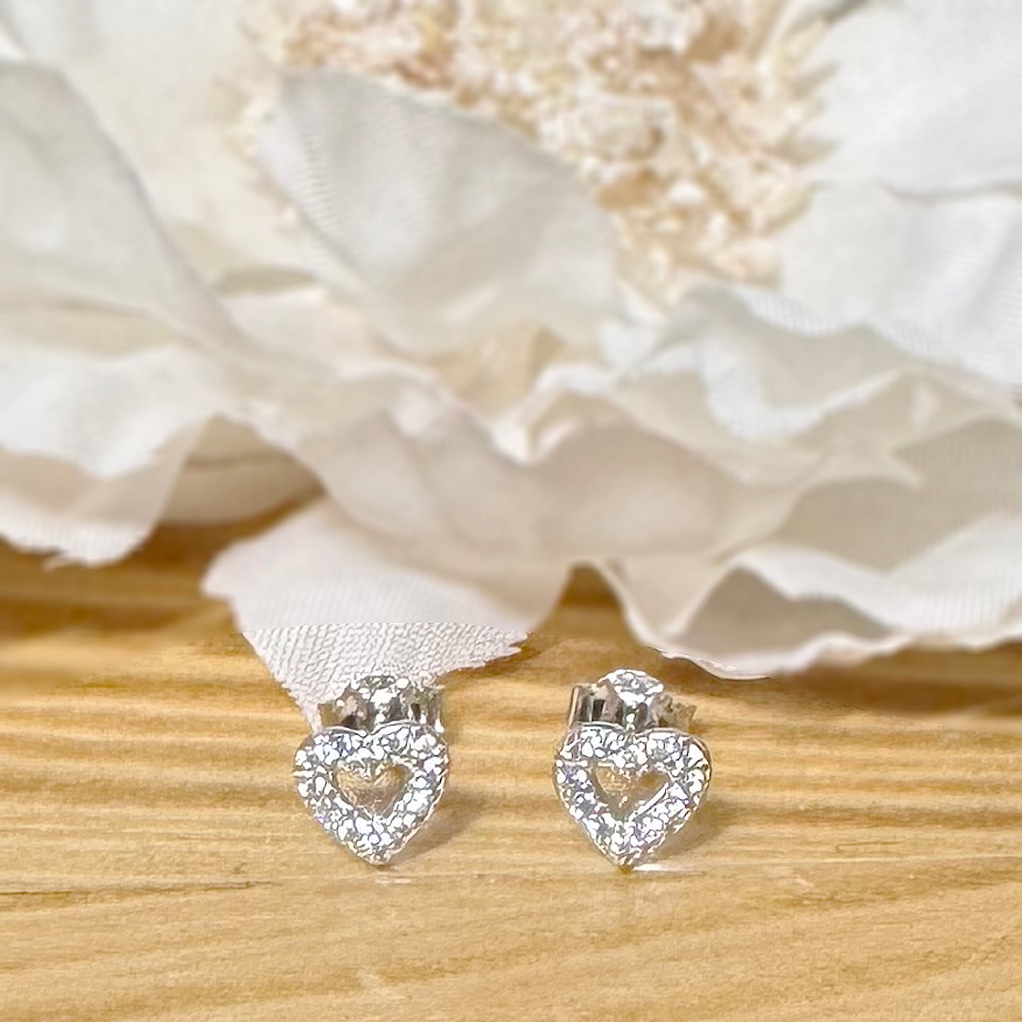 ✨ 925 Silver CZ Heart Stud Earrings