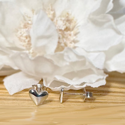 ✨ 925 Silver Heart Stud Earrings
