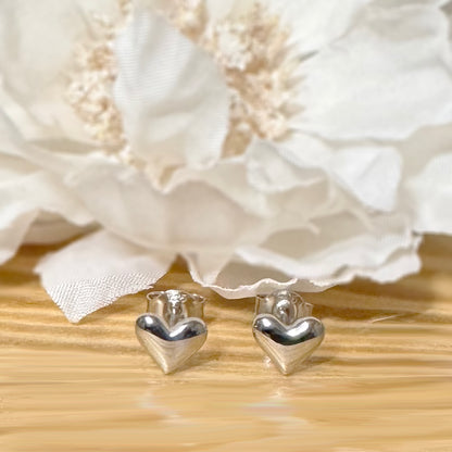 ✨ 925 Silver Heart Stud Earrings