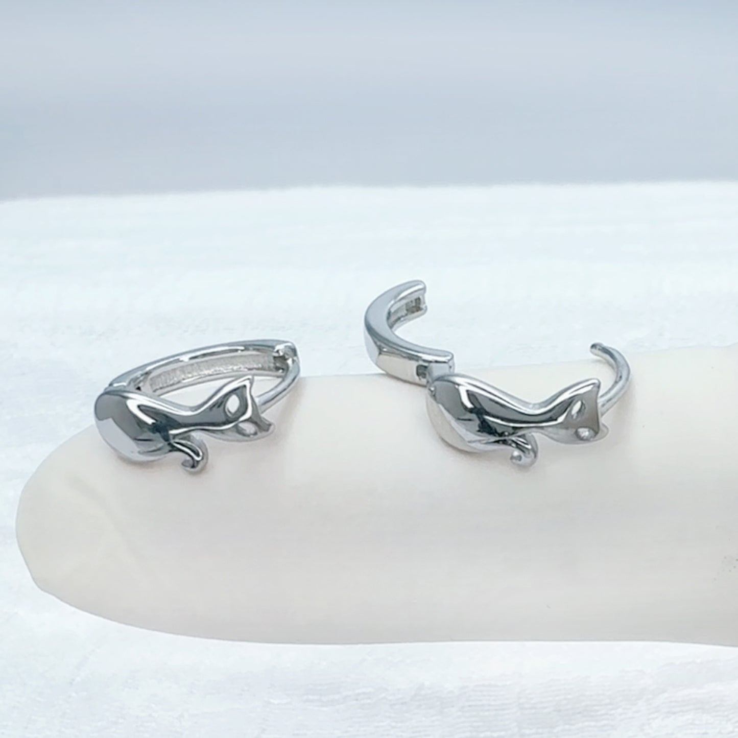 ✨ 925 Silver Cat Huggie Hoop Earrings