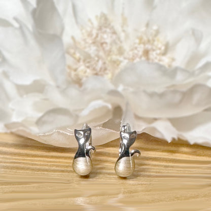 ✨ 925 Silver Cat Huggie Hoop Earrings