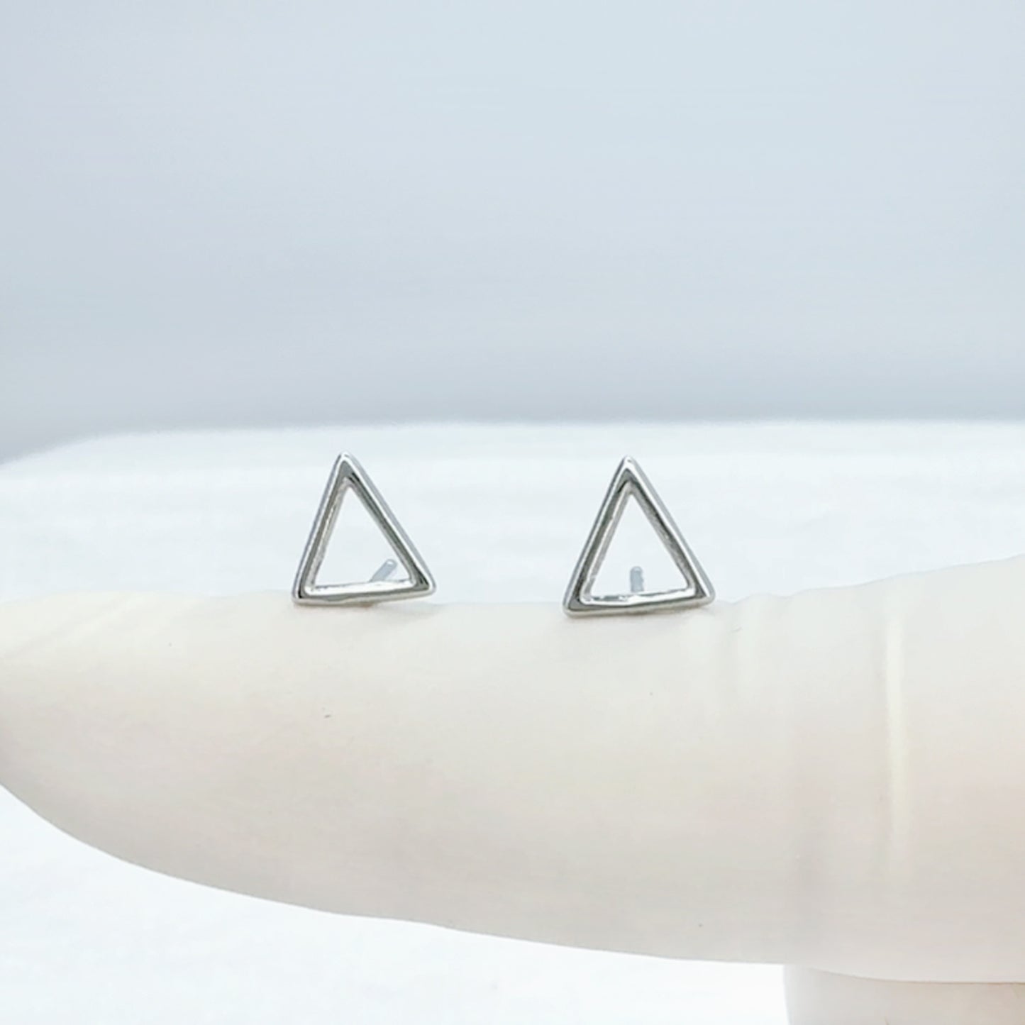 ✨ 925 Silver Triangle Stud Earrings