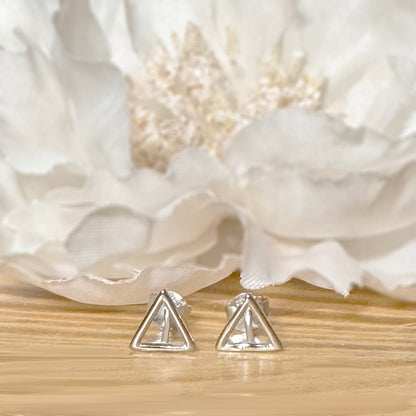 ✨ 925 Silver Triangle Stud Earrings