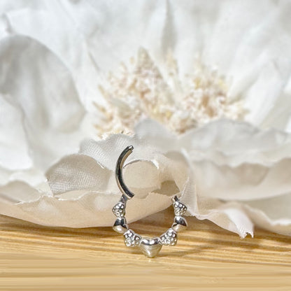 ✨ 316L Surgical Steel Hearts Hinged Segment Hoop Clicker Ring 16G 8mm