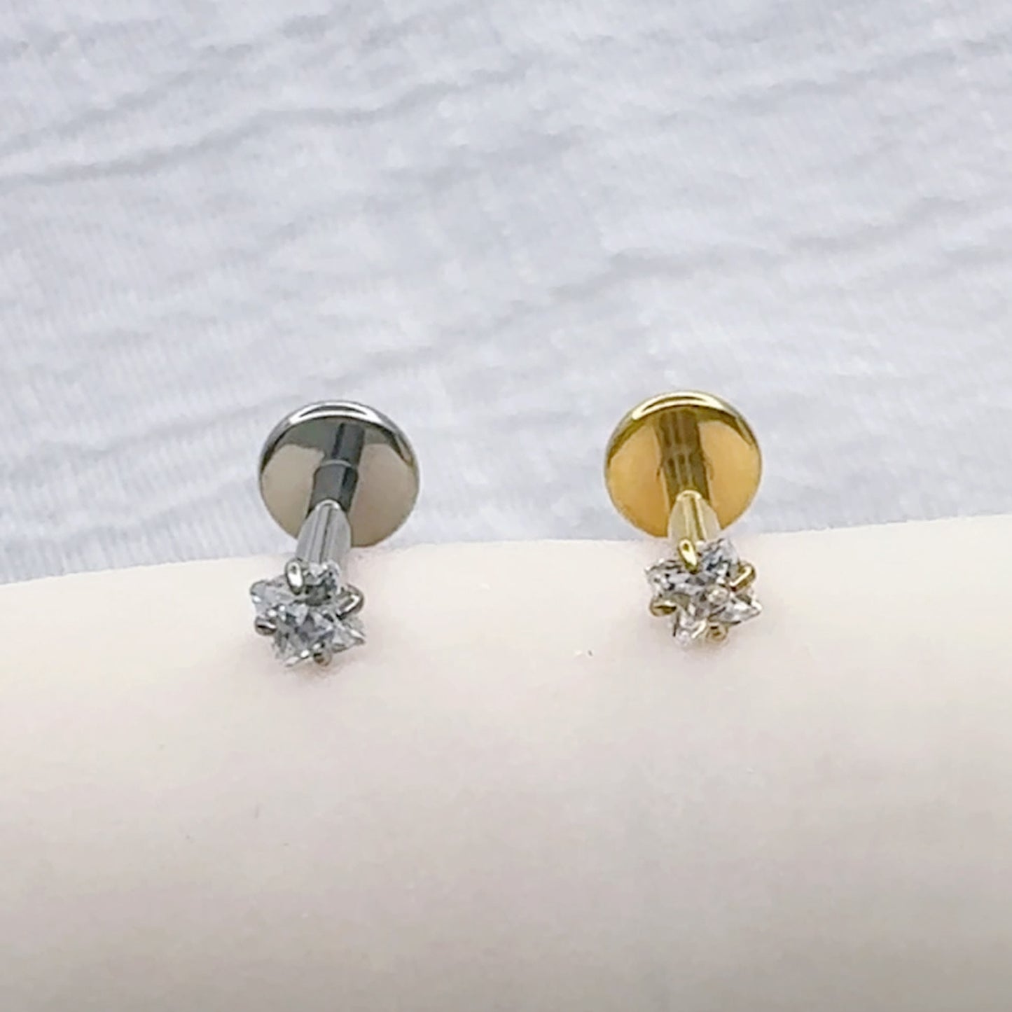 ✨ 16G Implant Grade Titanium Internally Threaded Labret with Square Prong Set CZ Top