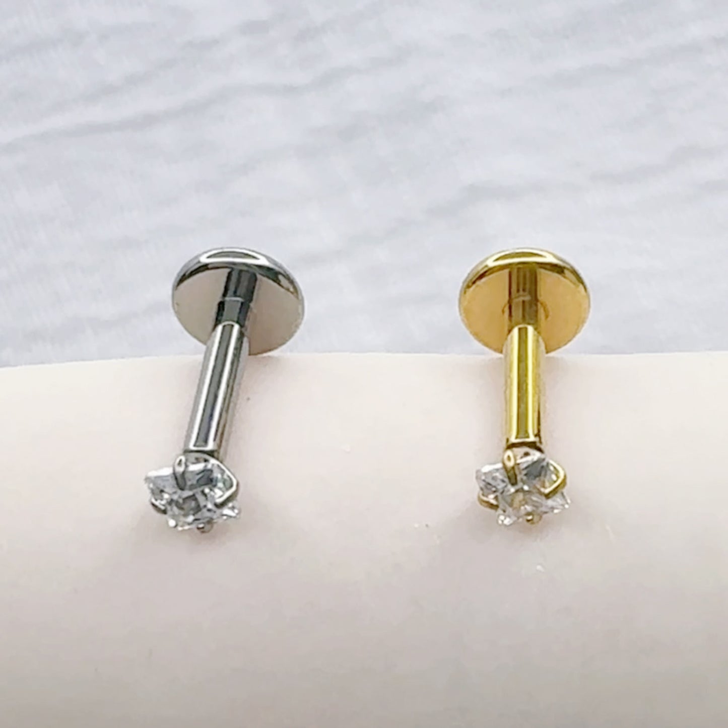 ✨ 16G Implant Grade Titanium Internally Threaded Labret with Square Prong Set CZ Top