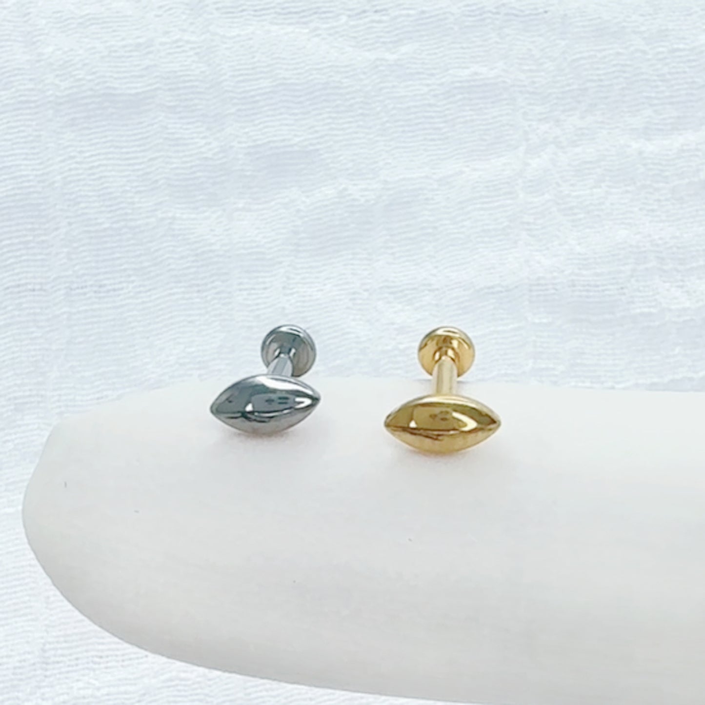 ✨ 16G Implant Grade Titanium Internally Threaded Marquise Top Labret Bar