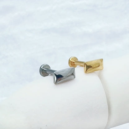 ✨ 16G Implant Grade Titanium Internally Threaded Rectangle Top Labret Bar