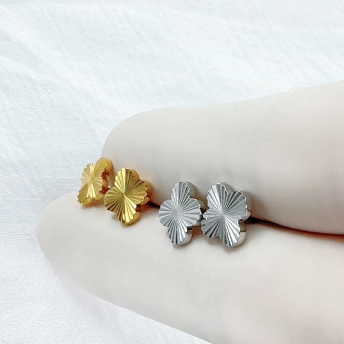 Cute Clover Stud Earrings