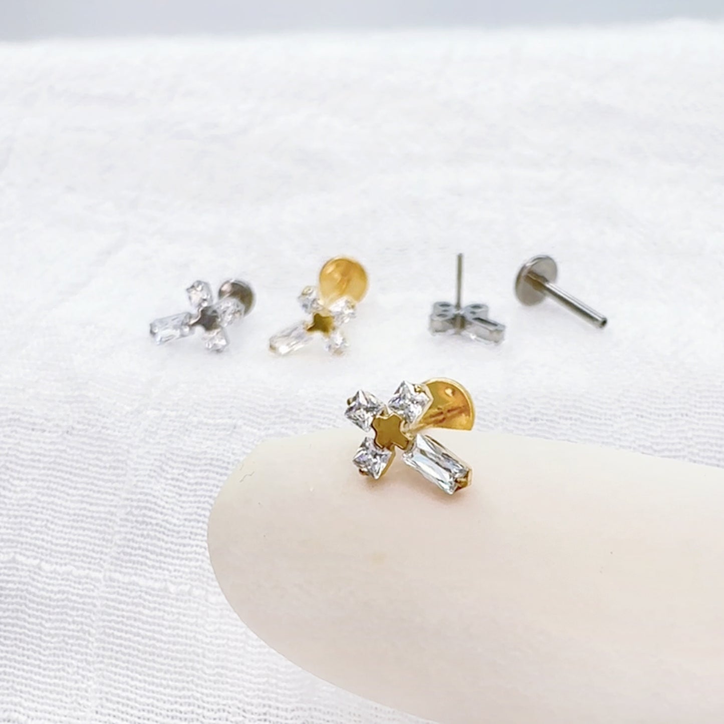 Titanium threadless labret with CZ cross top for ear piercing
