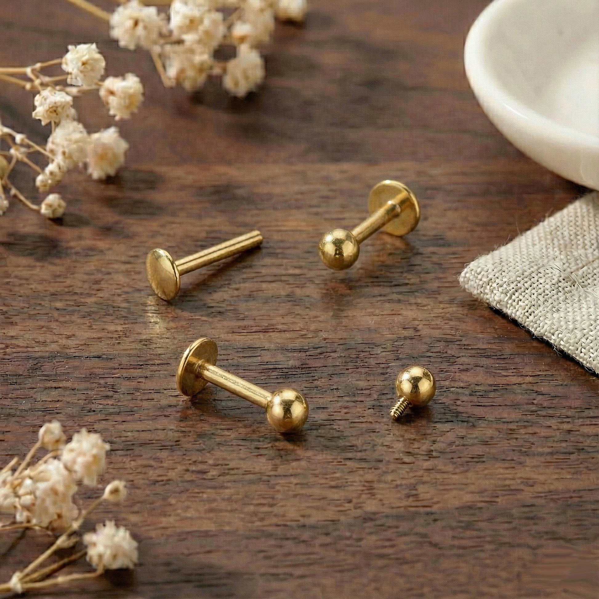 24K gold titanium round ball internally threaded labret with convex flat back
