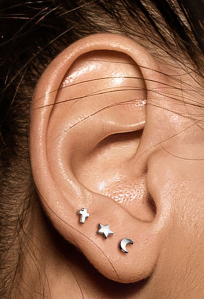✨ Titanium Crescent Moon Internally Threaded Flat Back Labret 16G
