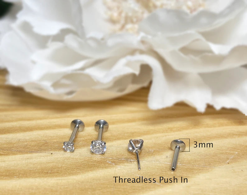 ✨ Surgical Steel Round CZ Prong Set Top Threadless Labret Bar