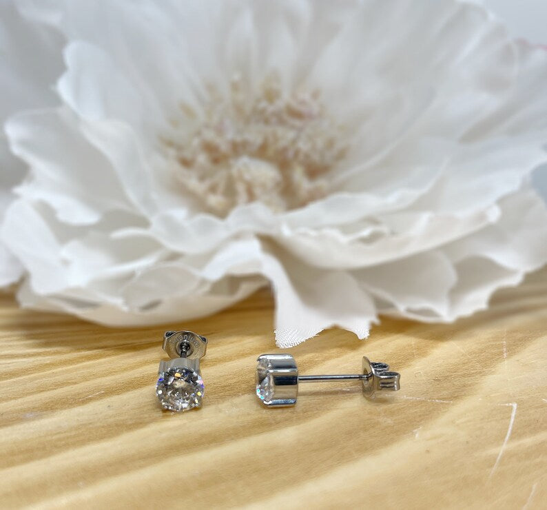 ✨ Titanium White Clear Prong Set CZ Earrings