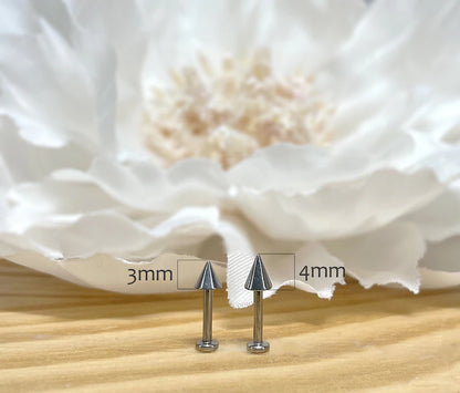 ✨ Titanium Push In Spike Top Labret Bar