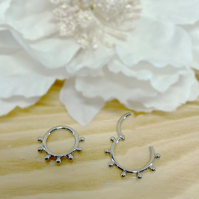 ✨ Titanium Outer Decorative Spheres Hoop 16G