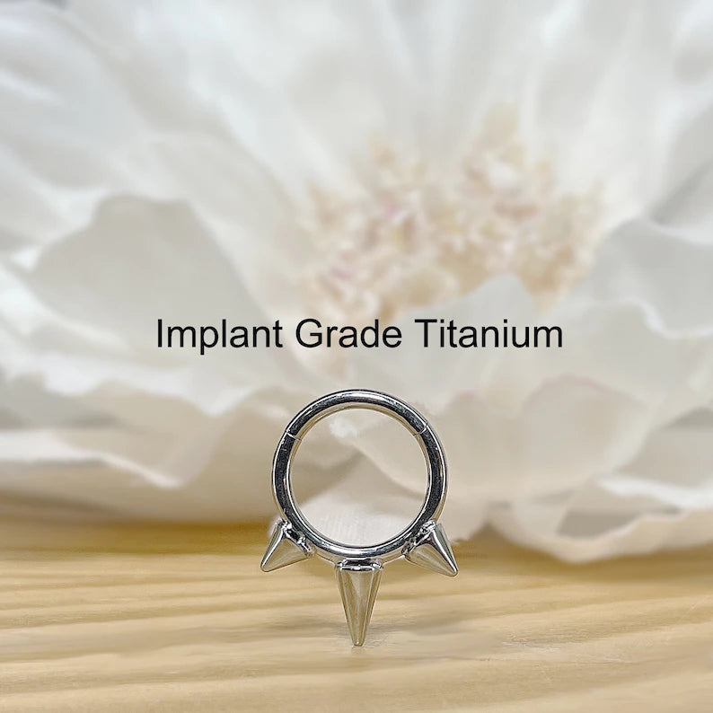 ✨ Titanium Spikes Hinged Clicker Hoop 16G 8mm