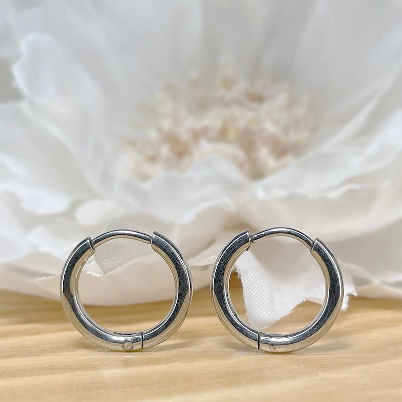 ✨ Surgical Steel Hinge Seamless 2mm Hoop Earrings